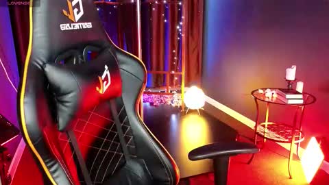 mystery_mary online show from 11/22/25, 12:04