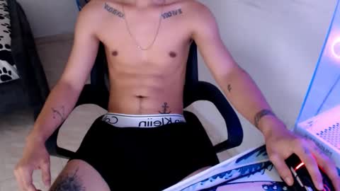 Snapshot of mysteryboy_thin16 chatting on 12/13/24, 10:23 mysteryboy_thin16 online show from 12/13/24, 10:23