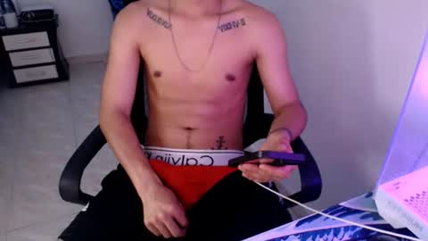 Snapshot of mysteryboy_thin16 chatting on 01/13/25, 10:35 mysteryboy_thin16 online show from 01/13/25, 10:35