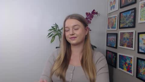 Erica online show from 12/04/24, 12:03