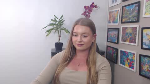 Erica online show from 02/04/25, 01:59