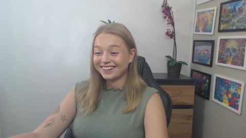 Erica online show from 09/26/25, 09:57