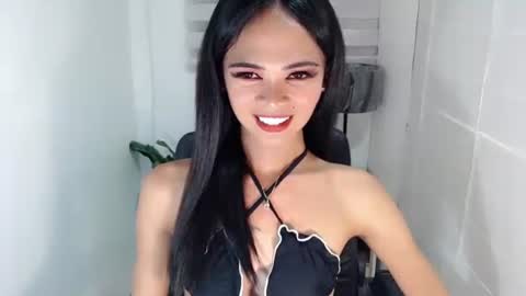 Snapshot of mysticofcum22 chatting on 12/26/24, 12:27 Krestine online show from 12/26/24, 12:27