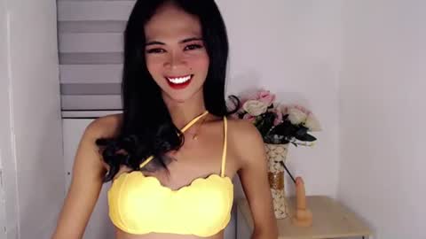 Snapshot of mysticofcum22 chatting on 12/27/24, 03:53 Krestine online show from 12/27/24, 03:53