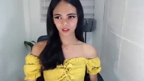 Snapshot of mysticofcum22 chatting on 12/28/24, 01:08 Krestine online show from 12/28/24, 01:08