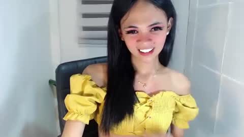 Snapshot of mysticofcum22 chatting on 12/29/24, 09:39 Krestine online show from 12/29/24, 09:39