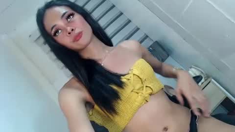 Snapshot of mysticofcum22 chatting on 12/29/24, 05:22 Krestine online show from 12/29/24, 05:22