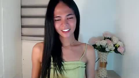 Snapshot of mysticofcum22 chatting on 01/05/25, 03:45 Krestine online show from 01/05/25, 03:45