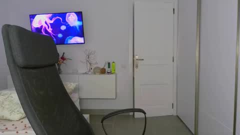 Eva online show from 10/22/25, 08:41