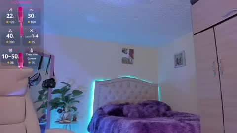 Snapshot of naath_ chatting on 12/18/24, 10:24 anny online show from 12/18/24, 10:24