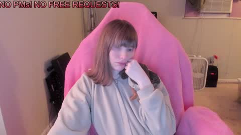 Snapshot of nacmar chatting on 12/04/24, 10:02 Natalie Marlo online show from 12/04/24, 10:02