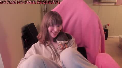 Snapshot of nacmar chatting on 12/20/24, 05:47 Natalie Marlo online show from 12/20/24, 05:47