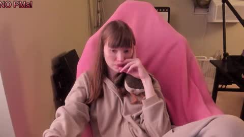 Snapshot of nacmar chatting on 10/04/25, 10:13 Natalie Marlo online show from 10/04/25, 10:13