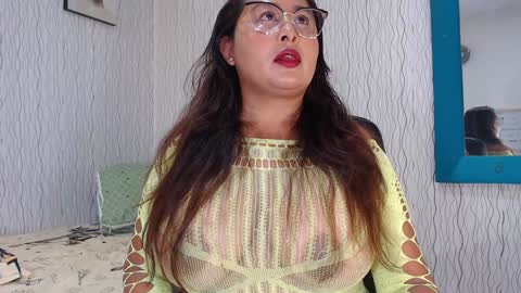 Nadia online show from 02/02/25, 10:13