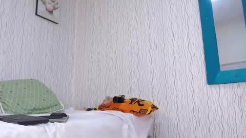 Nadia online show from 02/17/25, 10:03