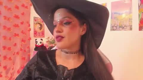 Nahara Soler online show from 10/28/25, 11:07