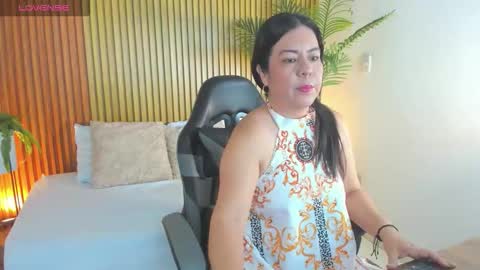 N A H I A online show from 10/28/25, 12:09