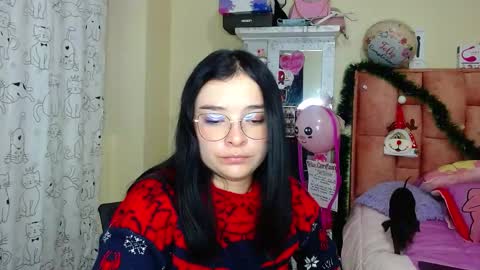 nahia cute     only   online show from 12/25/24, 08:50