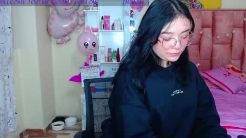 nahia cute     only   online show from 02/19/25, 02:44