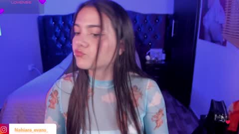 NAHIARA EVANS online show from 02/04/25, 02:07