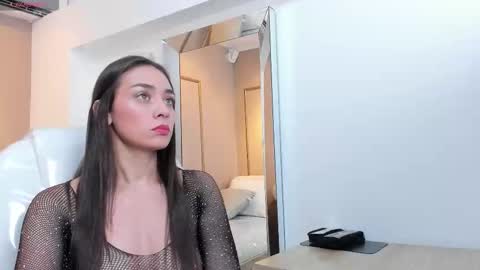 Snapshot of nahimithompson chatting on 10/23/25, 09:13 Nahimi online show from 10/23/25, 09:13