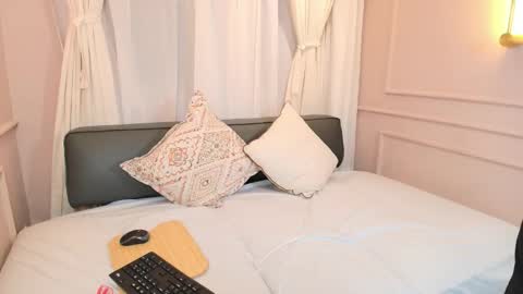 Nahomi online show from 10/29/25, 07:59