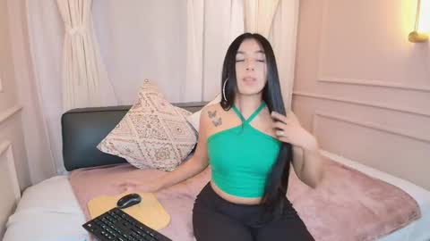 Nahomi online show from 11/14/25, 08:18