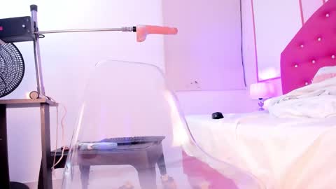 Nahomy Roberts online show from 03/09/25, 08:07