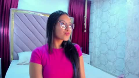 Snapshot of nai_blue chatting on 09/15/25, 12:43 nai_blue online show from 09/15/25, 12:43