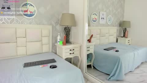 naia_cox online show from 11/06/25, 03:40