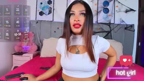 Naia online show from 10/18/25, 08:09