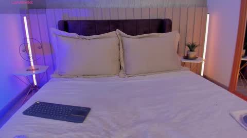 Naisha Ford online show from 11/16/25, 12:49