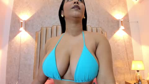 Snapshot of naisharousell chatting on 12/15/24, 06:59 Naisha Rousell online show from 12/15/24, 06:59