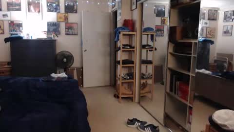 Snapshot of nakedmonkey chatting on 12/25/24, 02:25 nakedmonkey online show from 12/25/24, 02:25