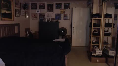 Snapshot of nakedmonkey chatting on 12/29/24, 01:13 nakedmonkey online show from 12/29/24, 01:13