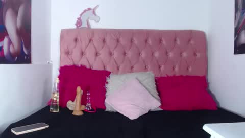 NALAROY online show from 10/25/25, 06:32