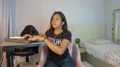 Snapshot of nami_sam chatting on 12/05/24, 12:33 nami_sam online show from 12/05/24, 12:33