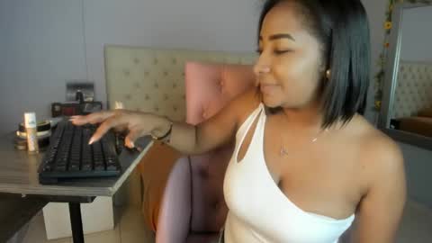 Snapshot of nami_sam chatting on 12/21/24, 01:10 nami_sam online show from 12/21/24, 01:10