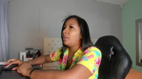 Snapshot of nami_sam chatting on 03/01/25, 12:45 nami_sam online show from 03/01/25, 12:45