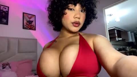 Snapshot of namithompson chatting on 09/21/25, 12:23 NamiThompson online show from 09/21/25, 12:23