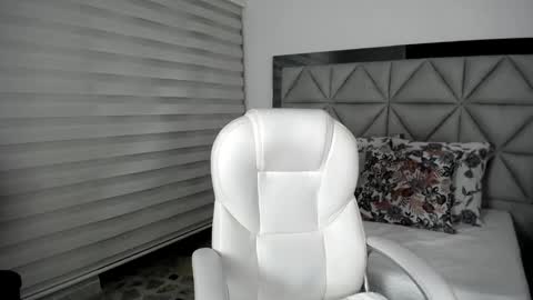Snapshot of nana_levy chatting on 01/24/25, 03:54 Nana levy online show from 01/24/25, 03:54