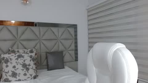 Snapshot of nana_levy chatting on 02/11/25, 10:04 Nana levy online show from 02/11/25, 10:04