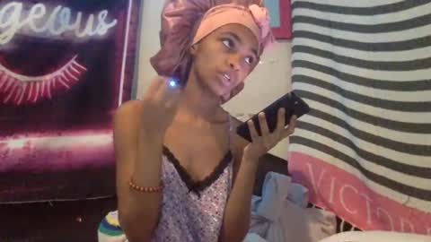 Snapshot of nanaonn chatting on 11/20/25, 06:51 nanaonn online show from 11/20/25, 06:51