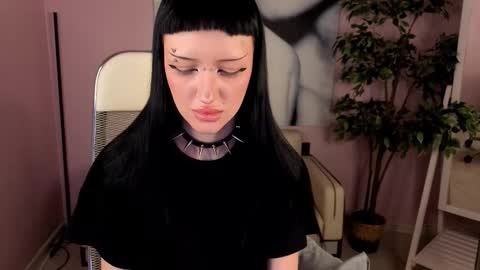 Nana online show from 11/23/25, 03:34