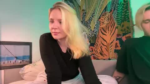 Nancy and Archi online show from 09/09/25, 04:28