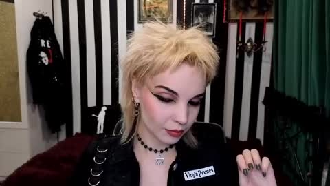 Nancy online show from 10/24/25, 11:34