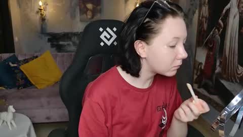 nancymartinez online show from 10/21/25, 05:08