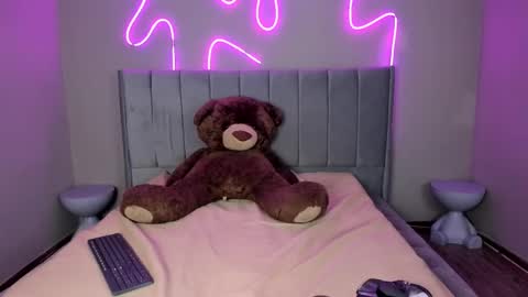 Snapshot of nanii_velvett chatting on 10/09/25, 01:20 Nanii online show from 10/09/25, 01:20