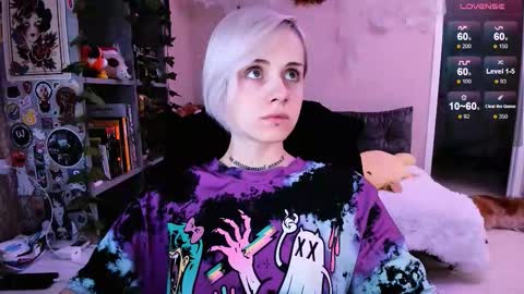 Monday-Friday 12-4 AM and 6-9 AM New York time online show from 10/09/25, 08:40