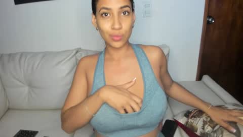 Snapshot of nanna_sweet chatting on 12/31/24, 09:31 Nanna online show from 12/31/24, 09:31